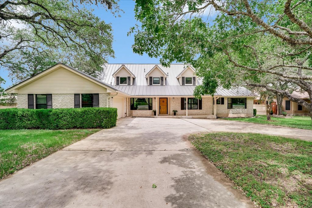 56 Woodcreek Drive, Wimberley