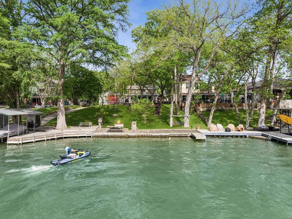 723 E Zipp Road, New Braunfels