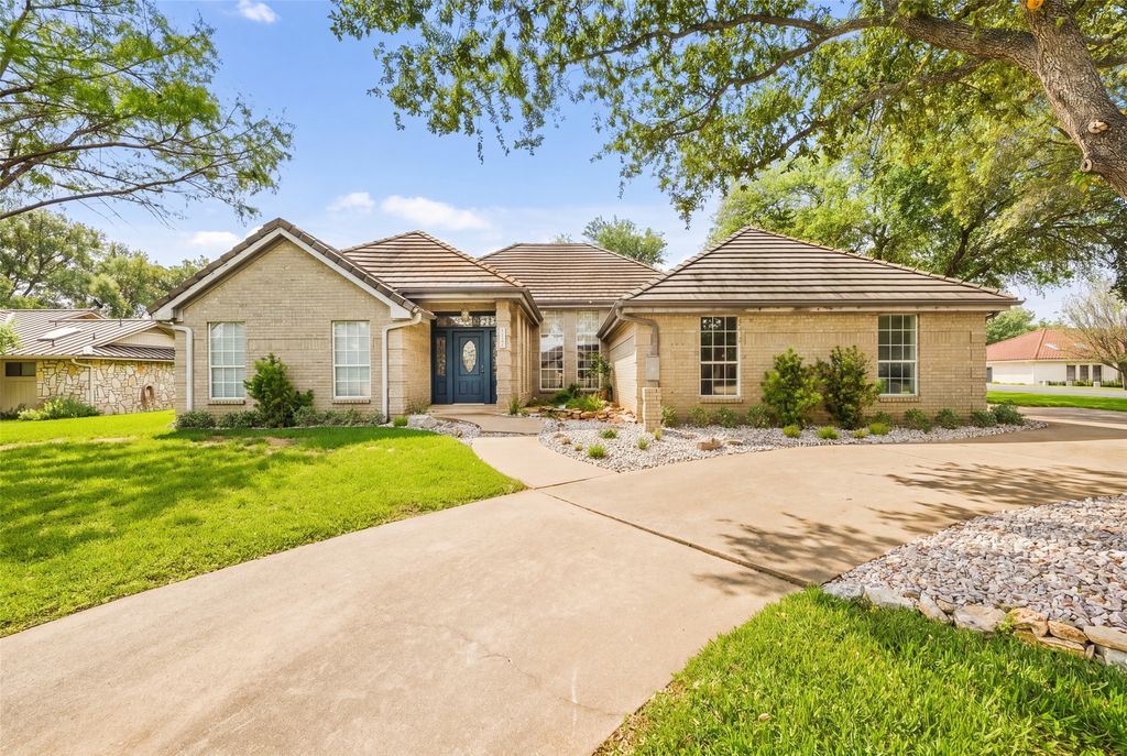 1322 Hi Circle N, Horseshoe Bay