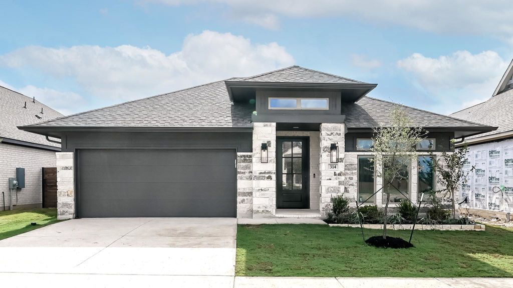 314 Foxfire Cove, Lockhart