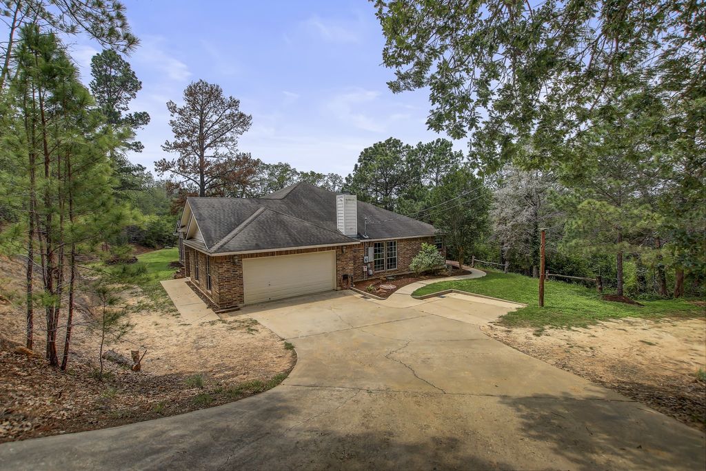211 Ulupau Circle, Bastrop