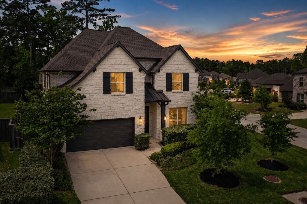 311 Southern Red Court, Willis