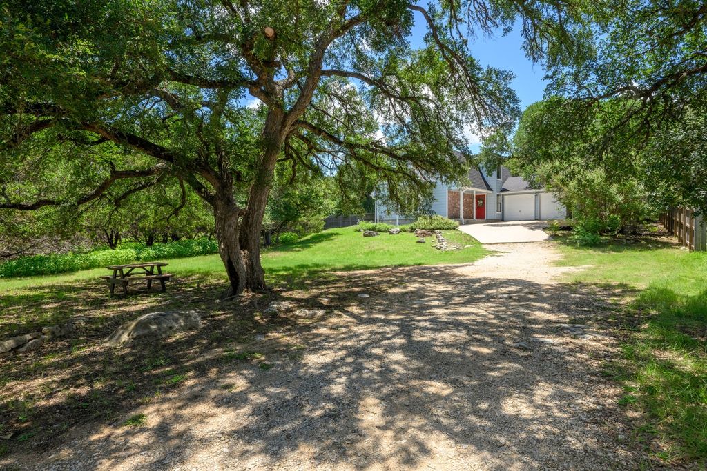 6 Basswood Circle, Wimberley