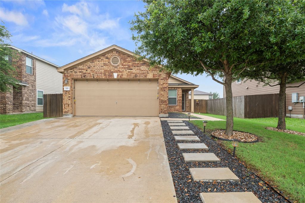 715 Estes Park, Taylor