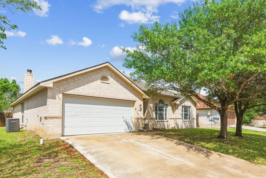 1514 Spring Peony Court, Pflugerville