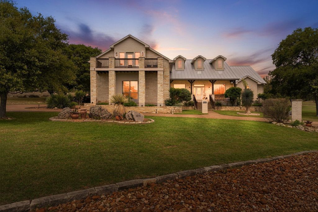 123 Grosbeak Drive, Spring Branch