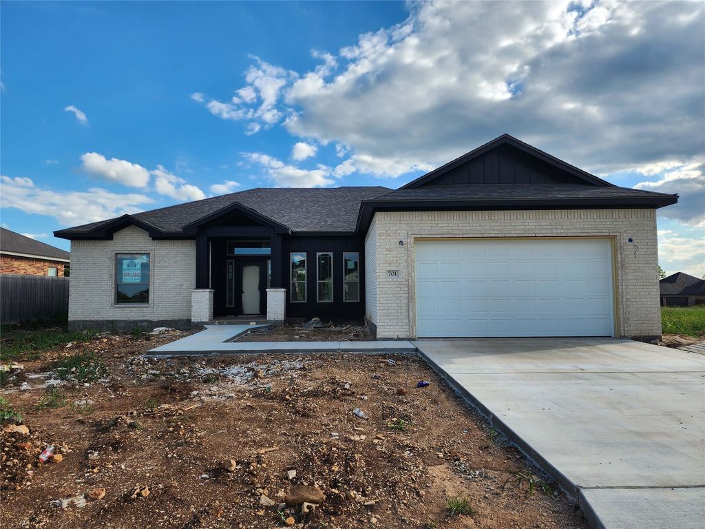 701 Golden Eagle Drive, Salado