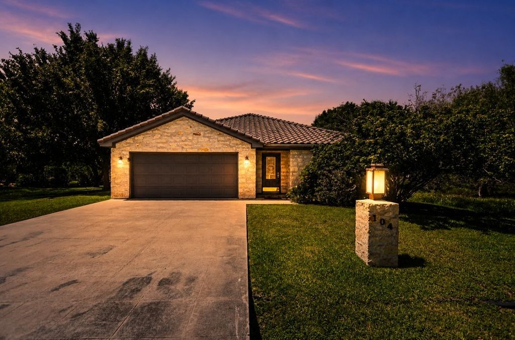 104 Springfield, Horseshoe Bay