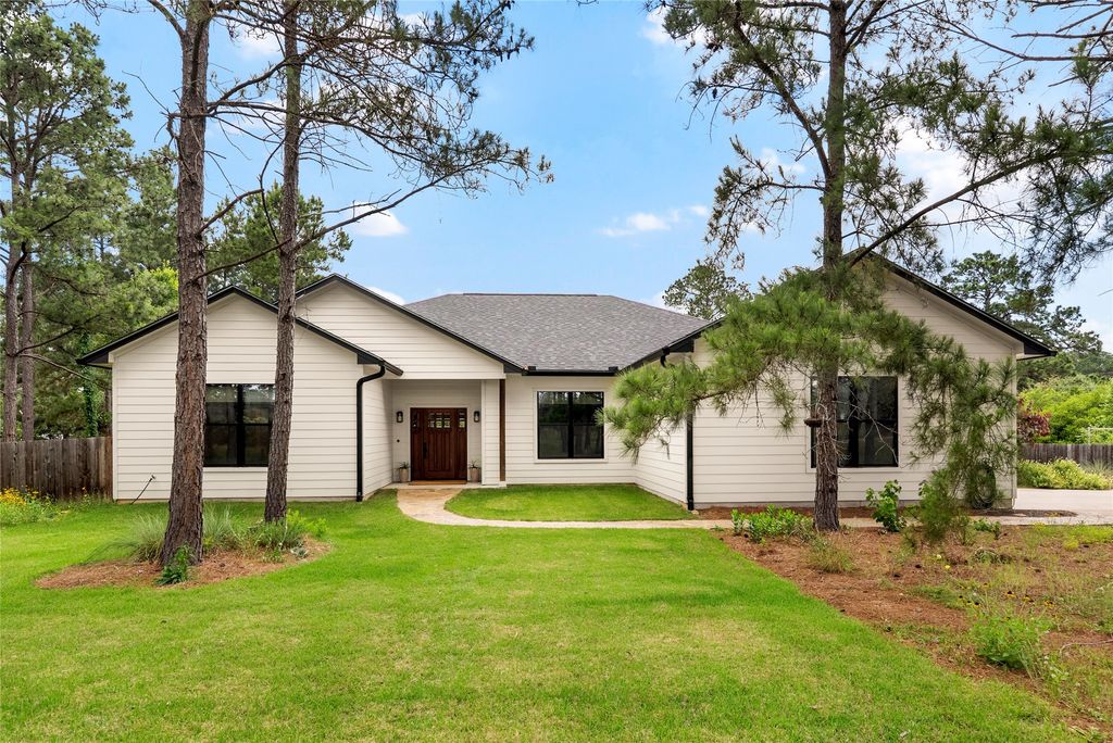 111 Green Grass Lane, Bastrop