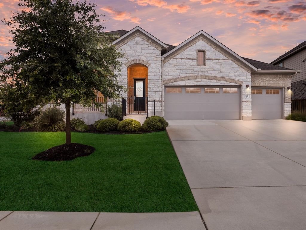 626 Painted Creek Way, Kyle