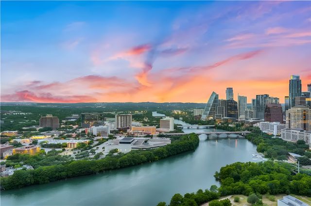 48 East Avenue 2005, Austin