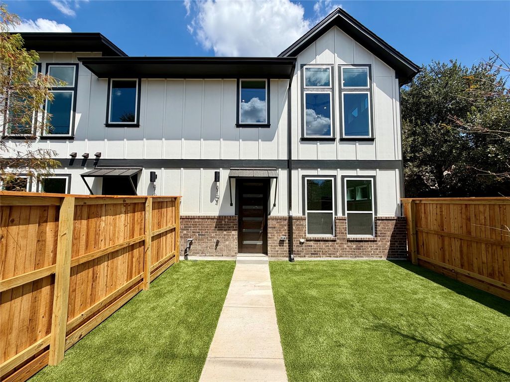 200 W 56th Street 8104, Austin