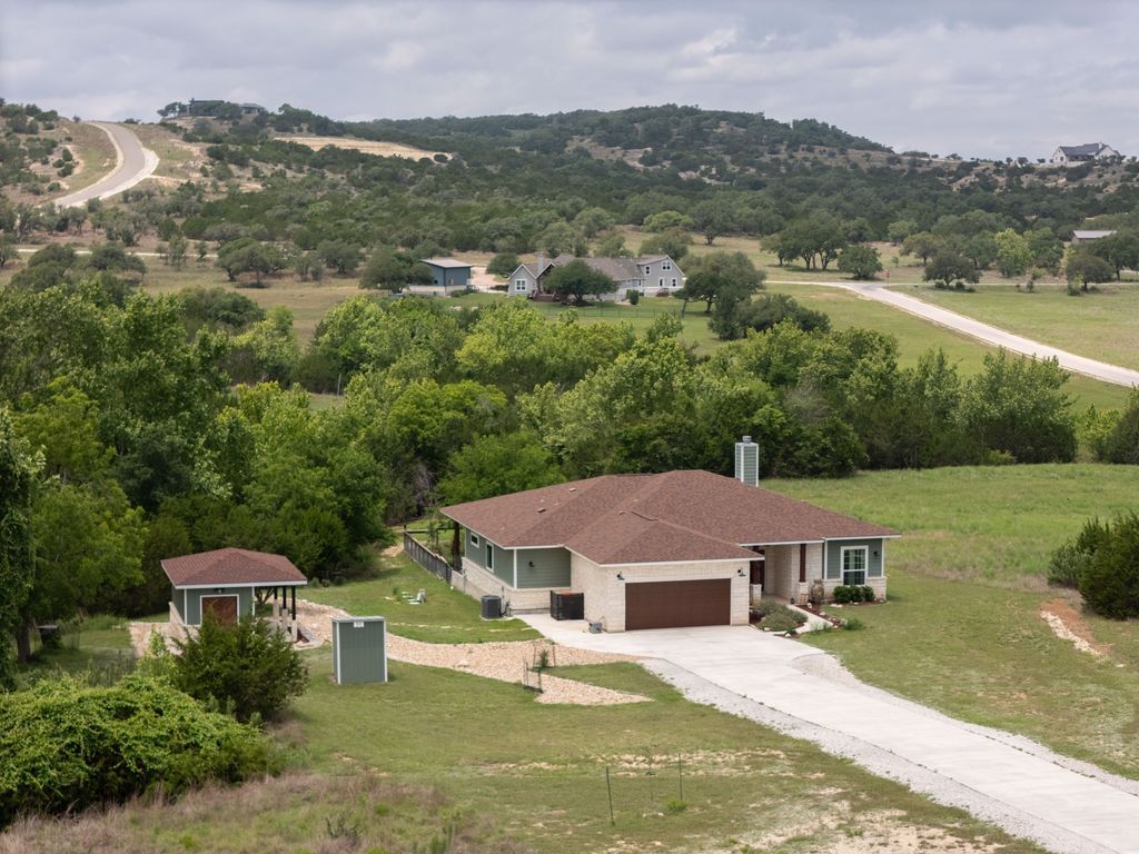 202 Falling Oak Drive, Blanco