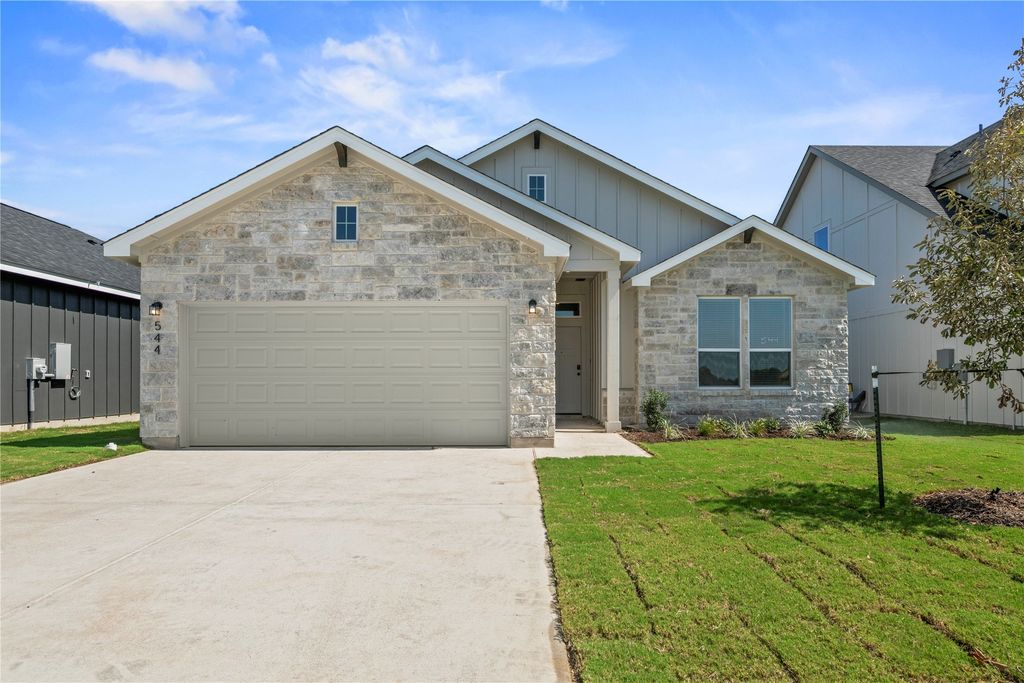 544 Gus Loop, Georgetown