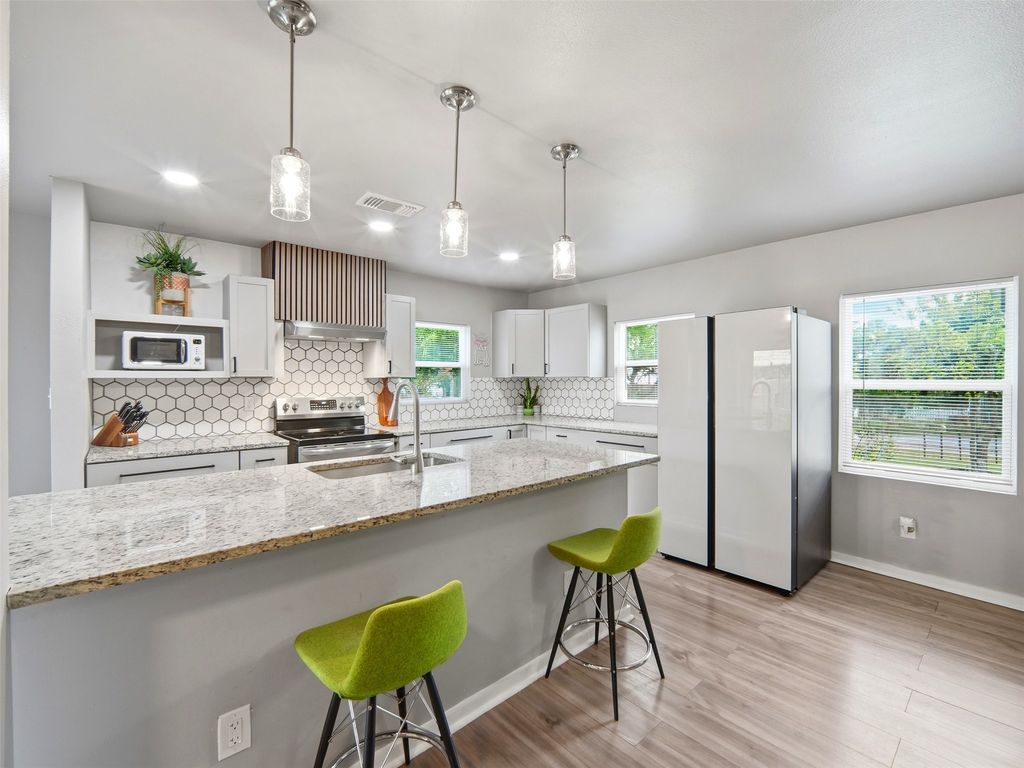 700 9th St Street, Blanco