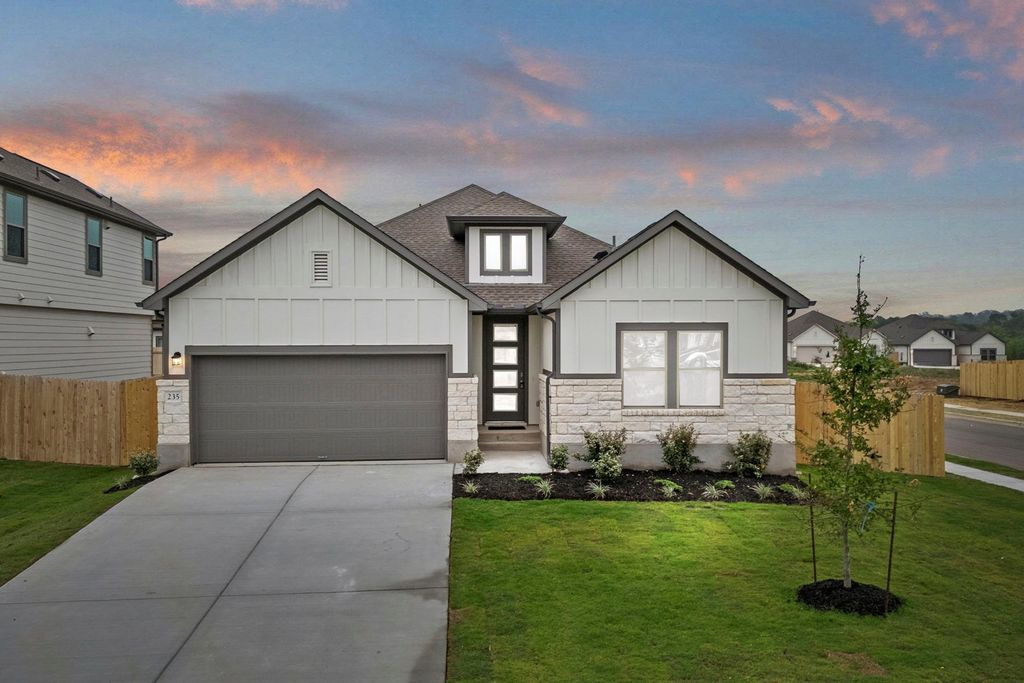 235 Red Tail Hawk Lane, Cedar Creek