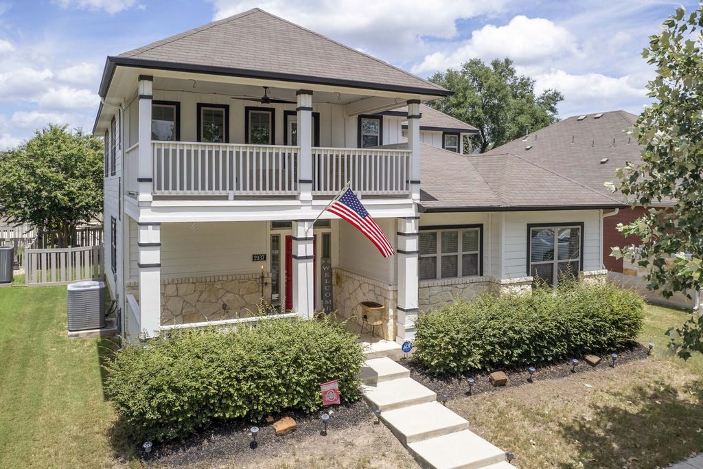 2037 Herzog Boulevard, Kyle