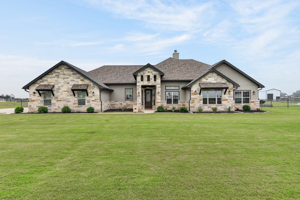 412 Farmstead Drive, Seguin