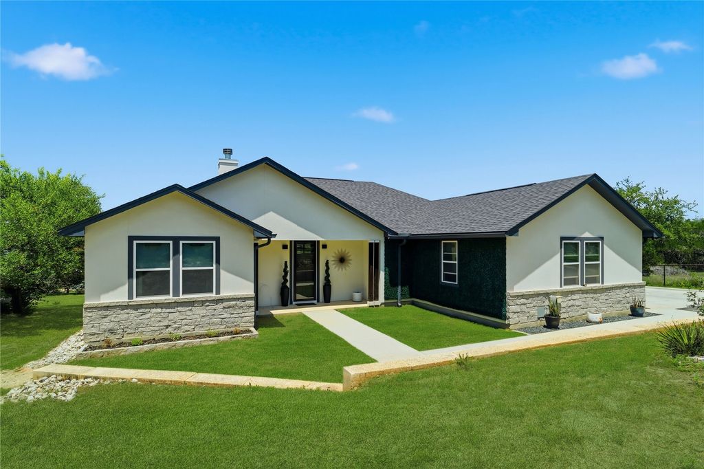 624 Juniper Ct, Fischer