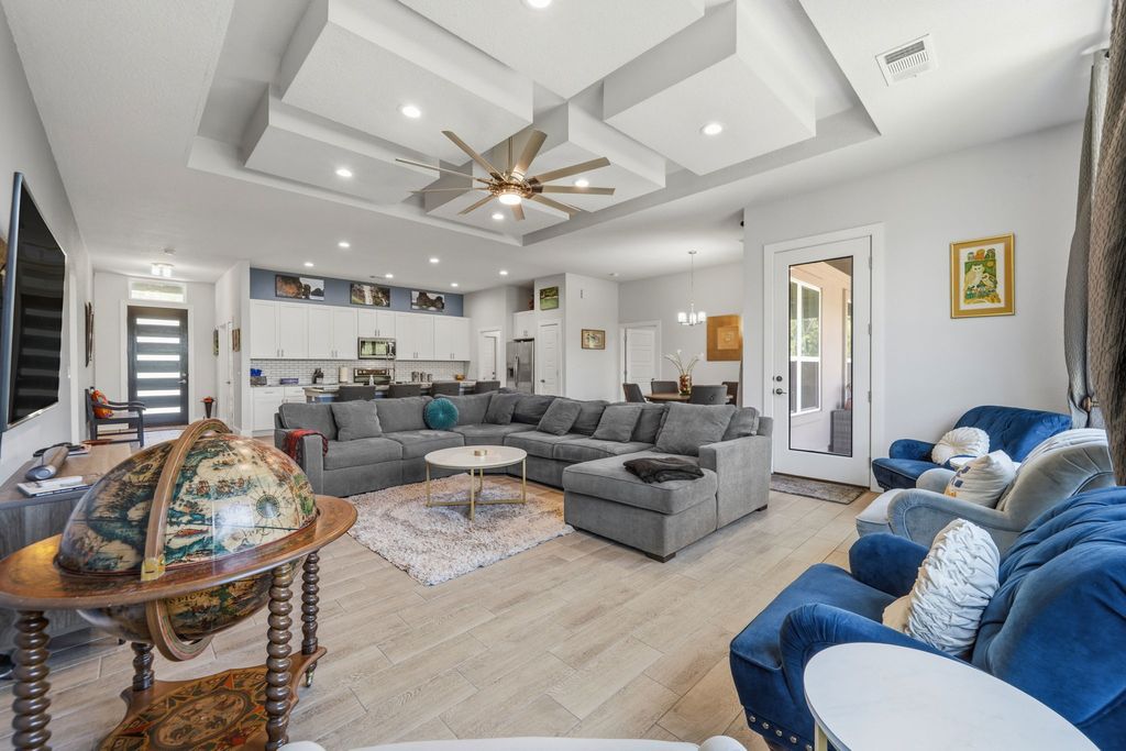 18605 Masters Cove, Point Venture
