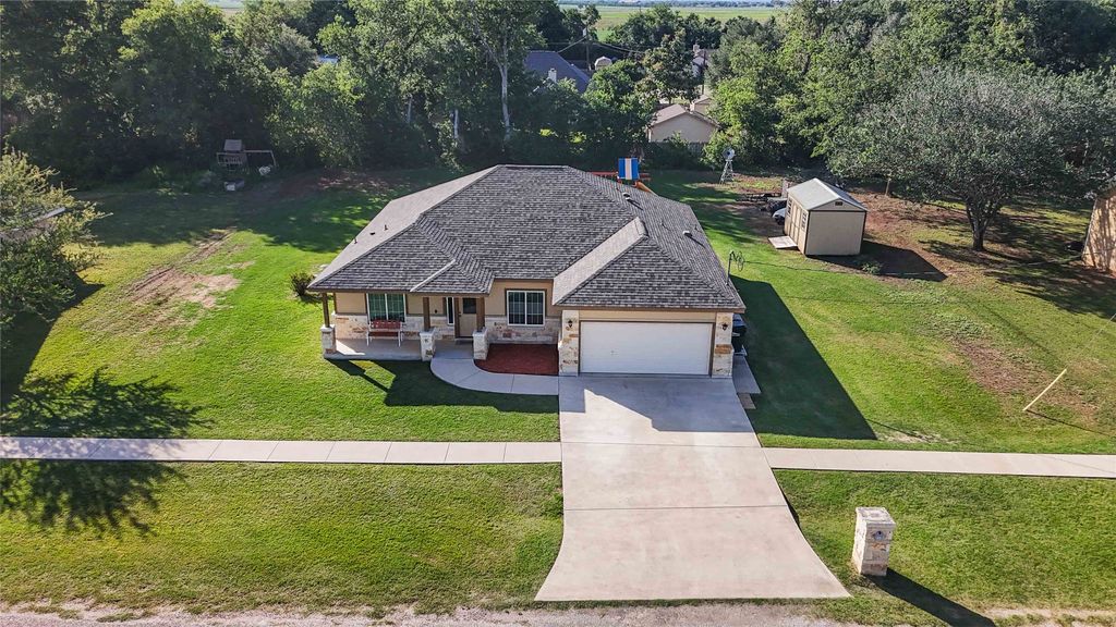 285 Hummingbird Way, Martindale