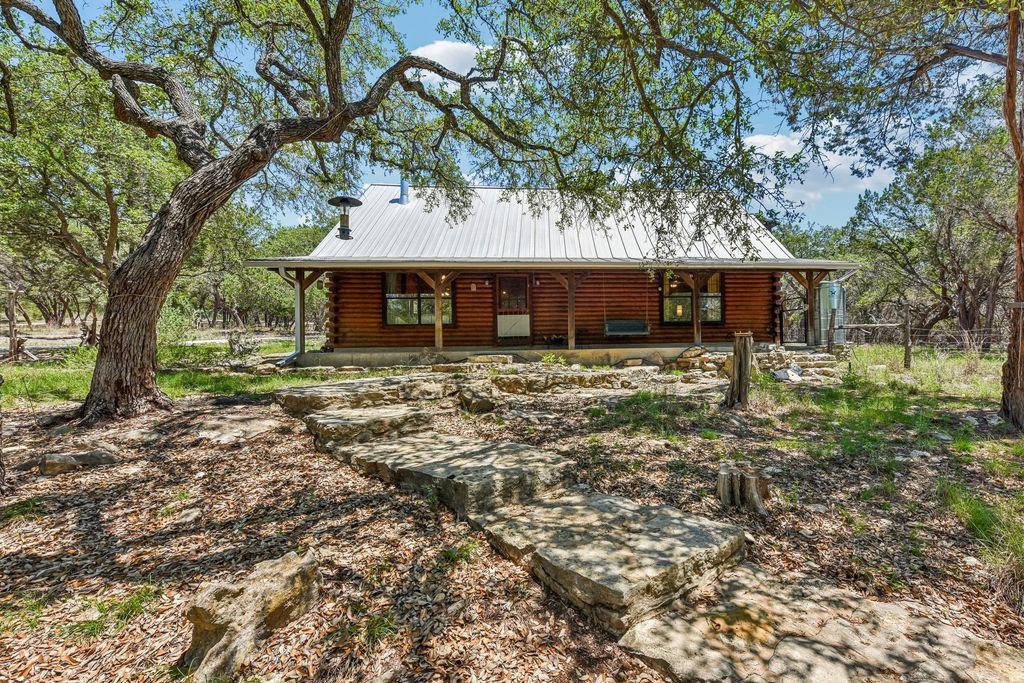 501 Oak Knob Drive, Wimberley