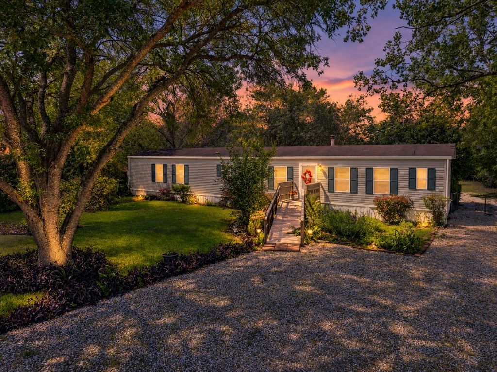 258 Quail Ridge Drive, Kyle
