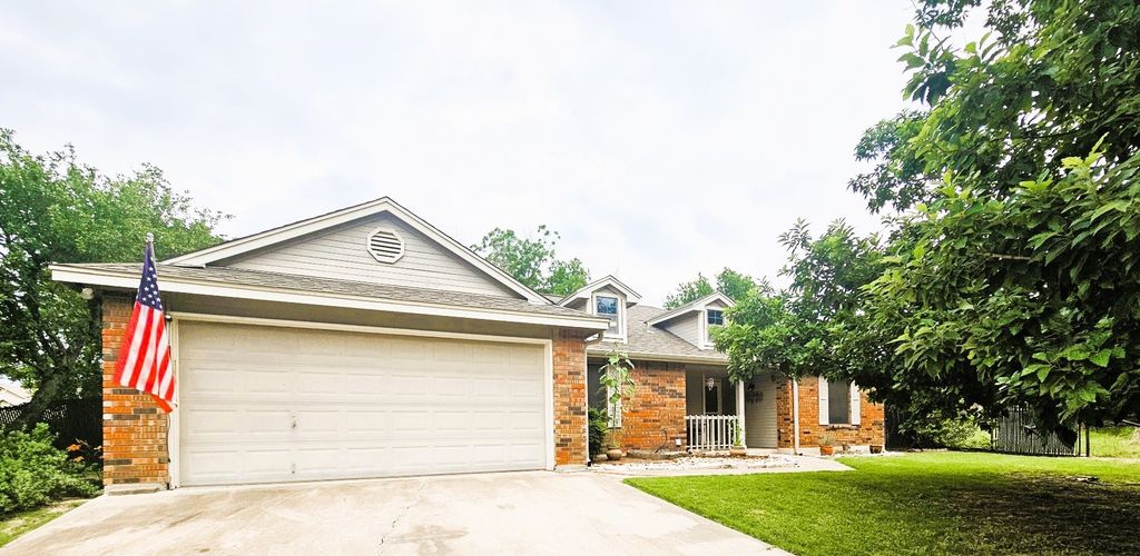 245 County Road 3371, Kempner