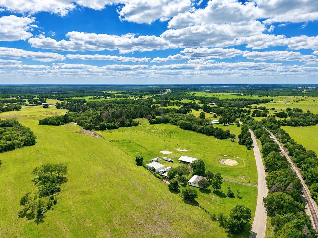 405 Old Highway 20 Highway, McDade