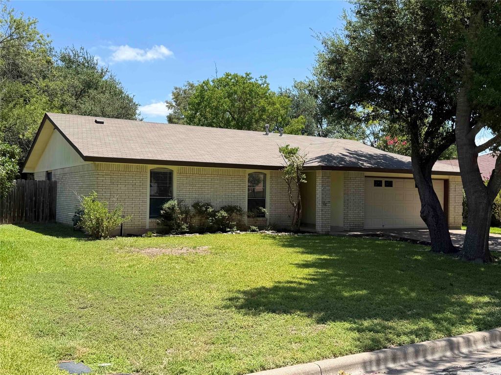 606 Brookhollow Drive, Pflugerville