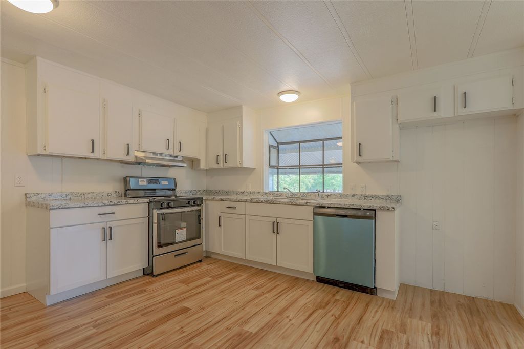 3041 Fm 671, Luling
