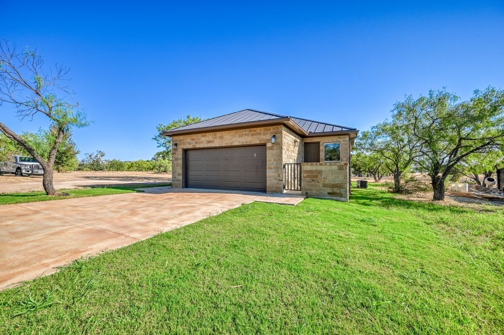 302 Parallel Circle, Horseshoe Bay
