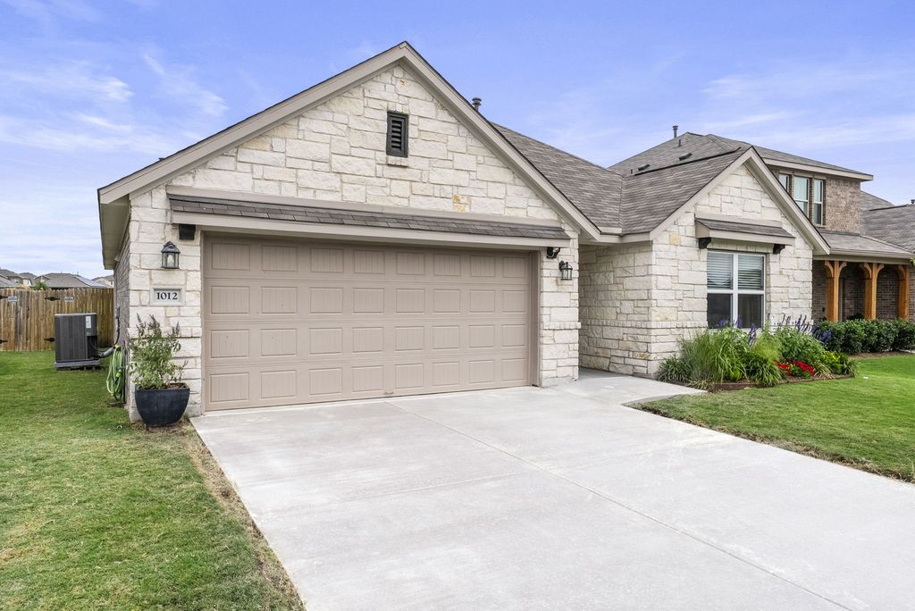 1012 S San Marcos Street, Manor