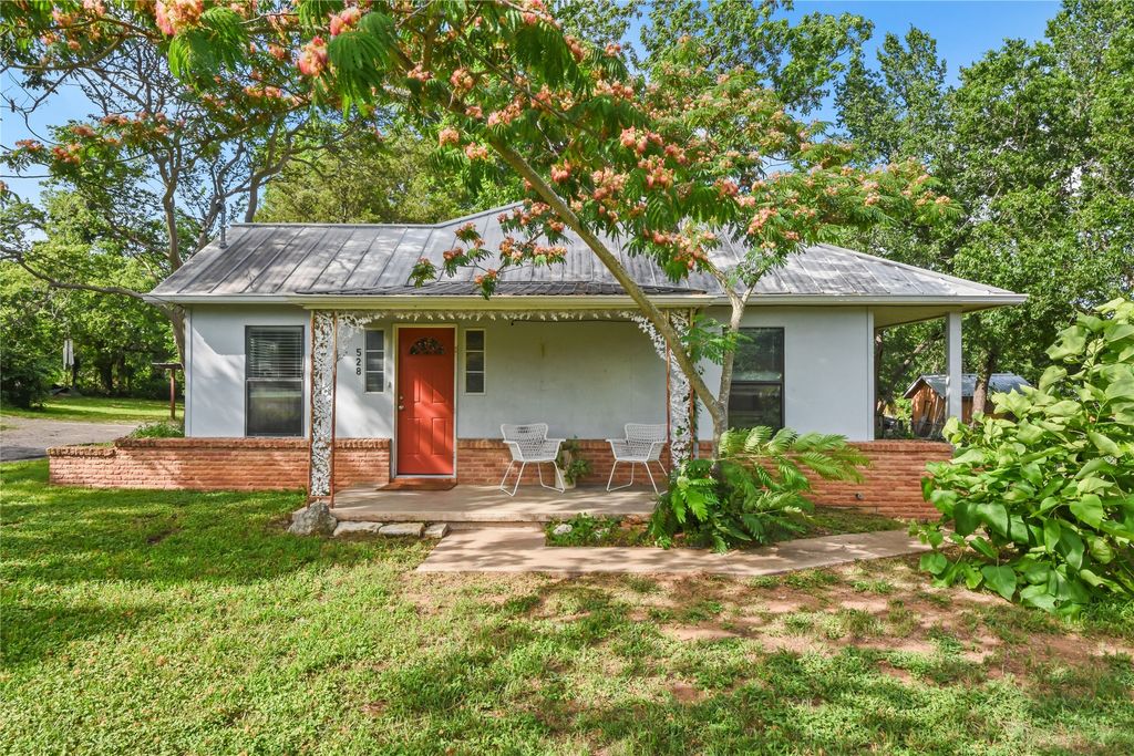 528 Old Mcdade Road, Elgin