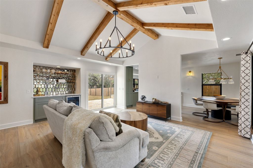 607 Liveoak Drive, Johnson City