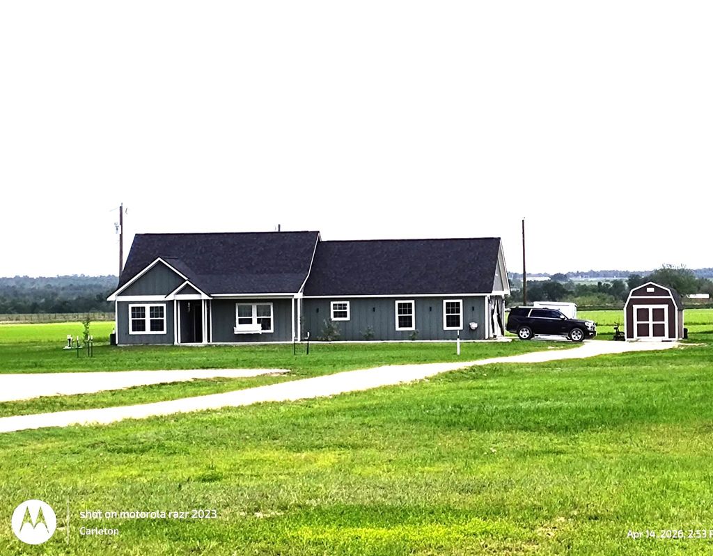 2001 Sunflower Row, Coupland