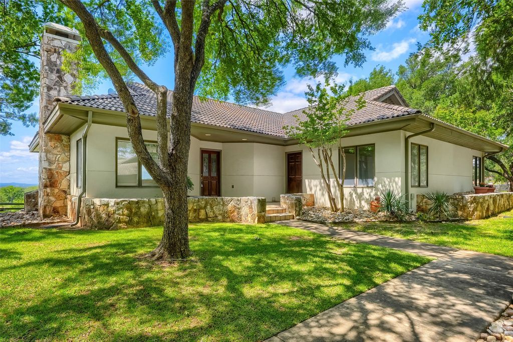 1607 Clubhouse Hill Drive, Spicewood