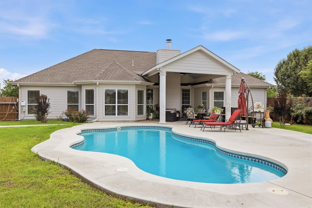 339 County Road 368, Taylor