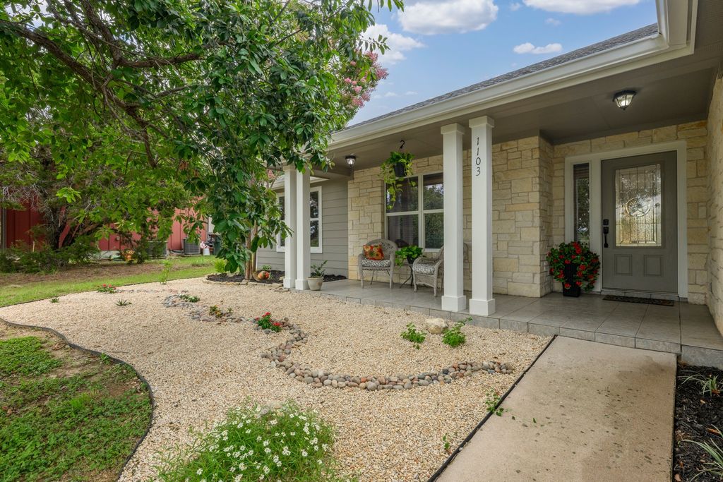1103 Larkhall Drive, Spicewood
