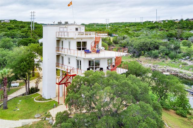 Residential Real Estate for Sale located in the neighborhood of Big Bee Creek 02, on Lake Travis in the city of Spicewood, TX