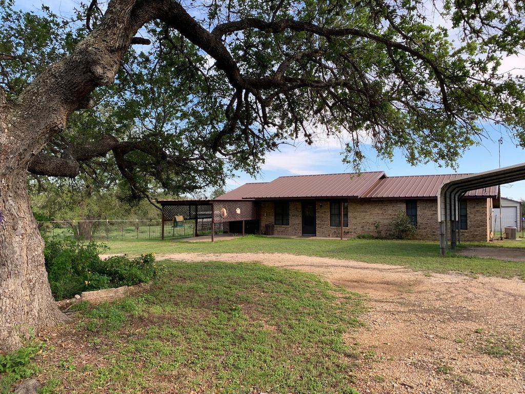 133 Clearfork Road, Lockhart