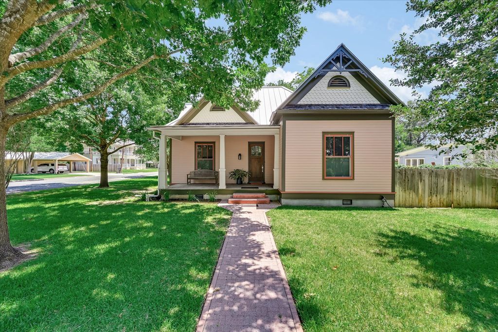 506 Gresham Street, Smithville