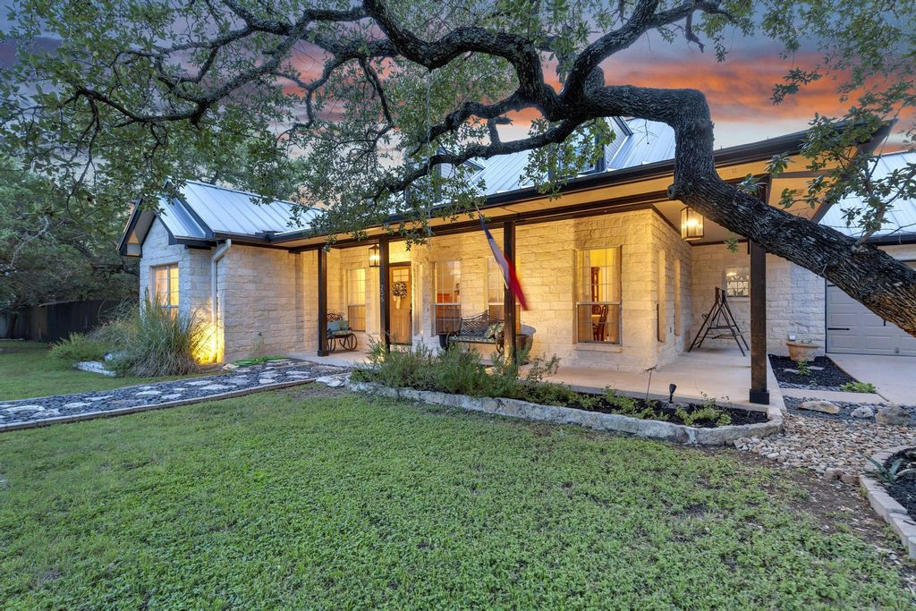 206 S Cowal Drive, Spicewood