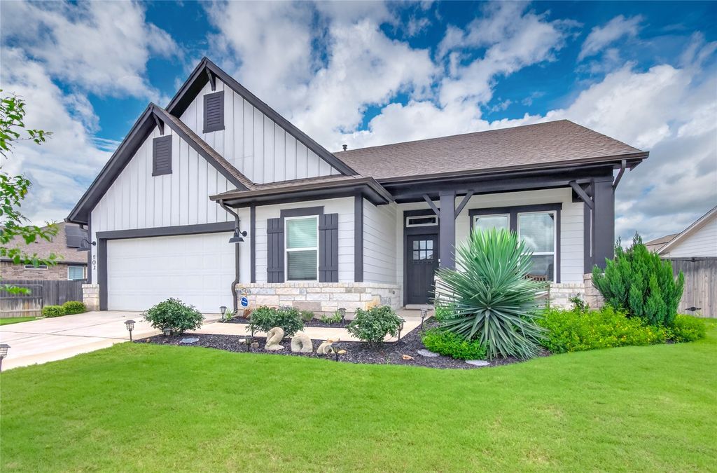 107 Freeman Day Drive, Bastrop