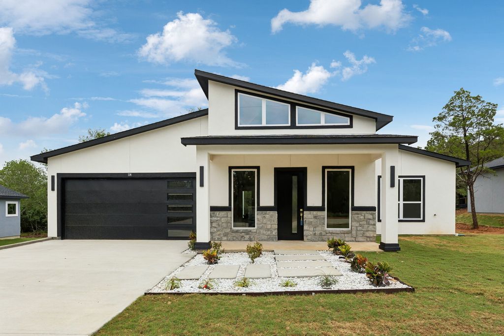 114 Heleakala Drive, Bastrop