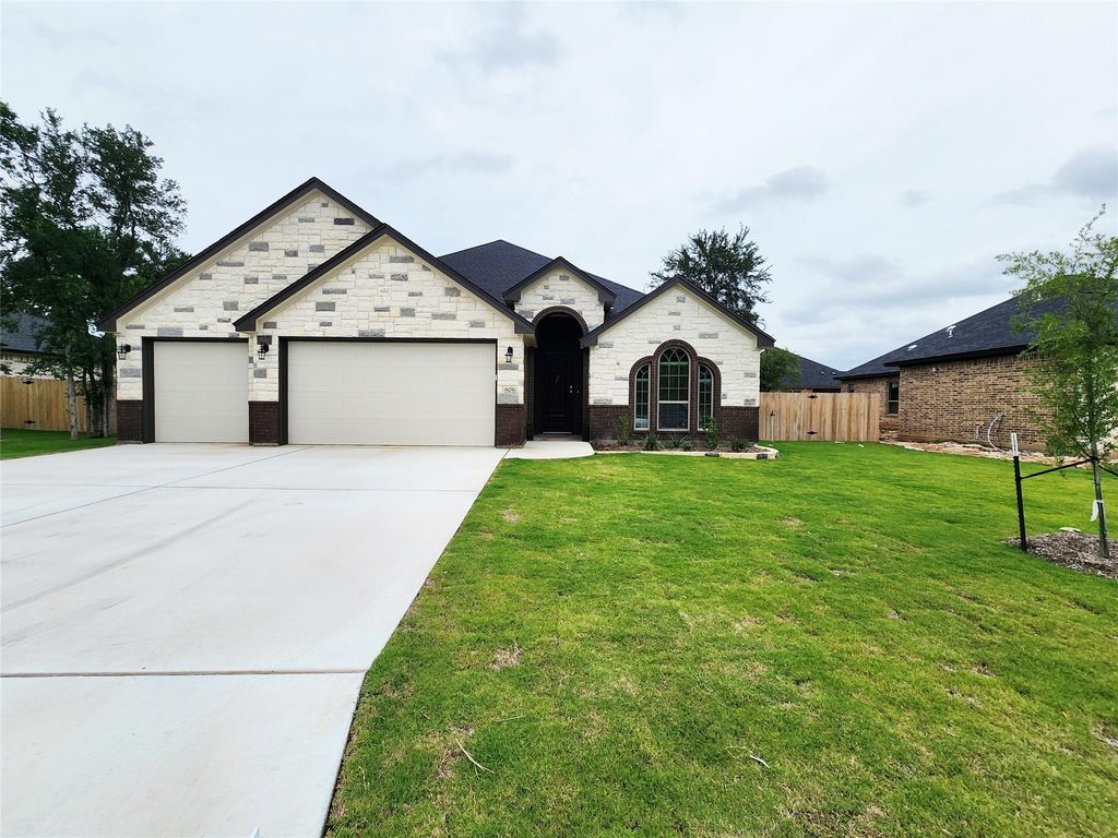 806 Eagle Heights Drive, Salado