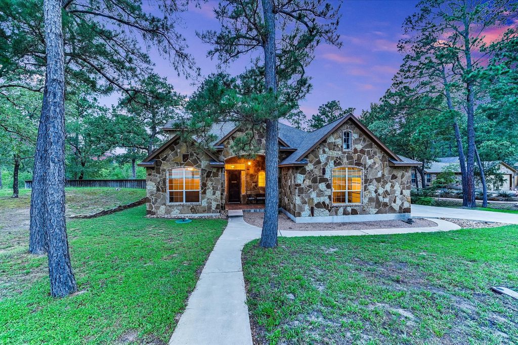 344 Tahitian Drive, Bastrop