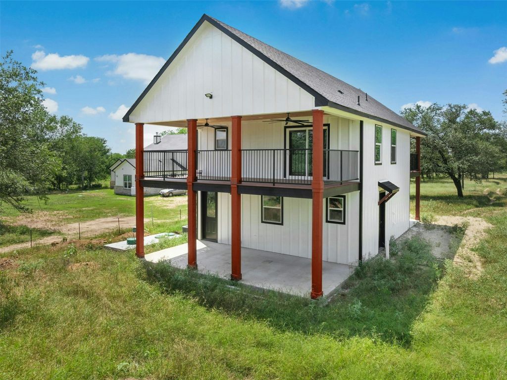 3705 Callihan Road, Luling