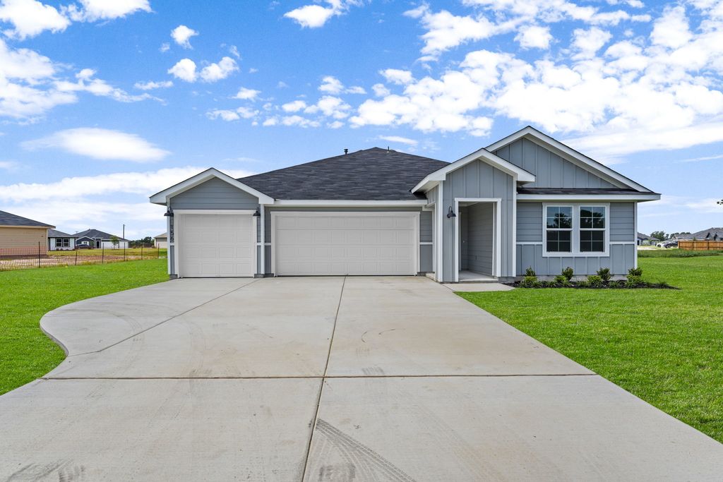 156 Great Northern Drive, Cedar Creek