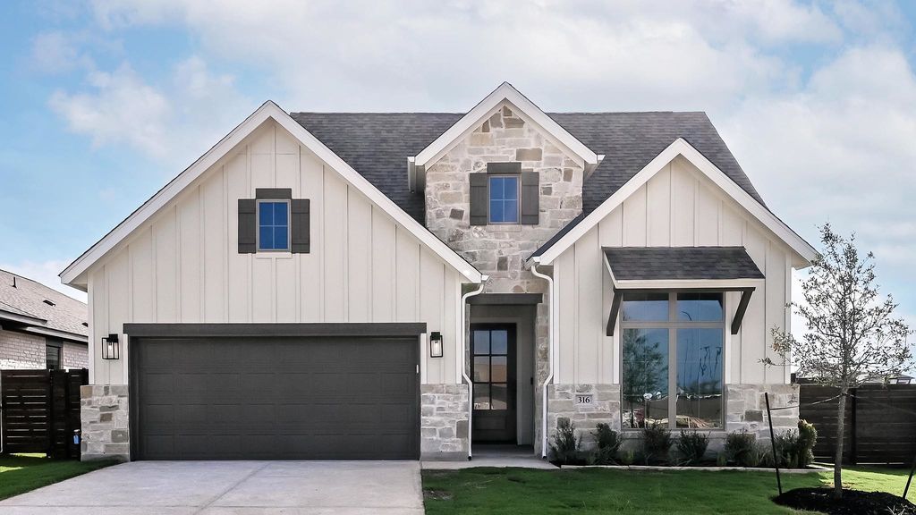 316 Foxfire Cove, Lockhart